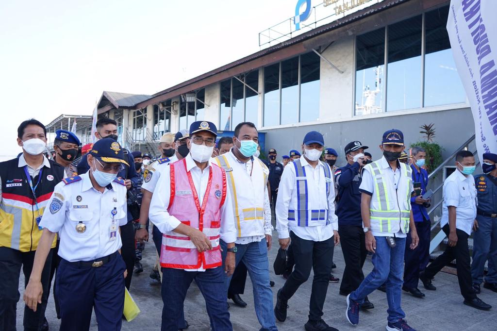 Menhub Tinjau Fasilitas Pelabuhan 2