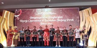 9 Perusahaan Mendapat Penghargaan Otoritas Pelabuhan Tanjung Perak 9 Perusahaan Mendapat Penghargaan Otoritas Pelabuhan Tanjung Perak