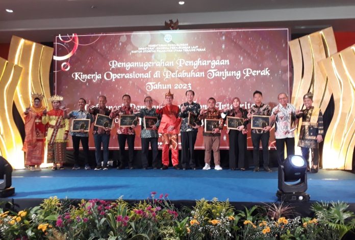 9 Perusahaan Mendapat Penghargaan Otoritas Pelabuhan Tanjung Perak