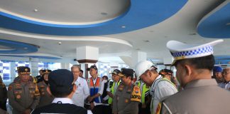 Kapolda Jatim Bersama Forkopimda Tinjau Kesiapan Angleb 2023 Pelabuhan Tanjung Perak