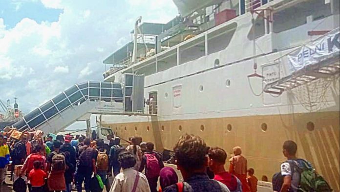 Pelindo Sediakan Fasilitas Mobile Gangway di Pelabuhan Tanjung Perak