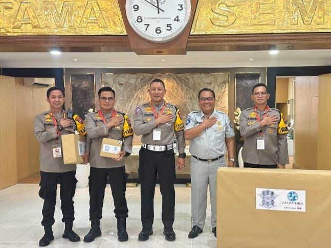 Jasa raharja jatim Jasa Raharja Bersama Ditlantas Polda Jawa Timur Beri Penghargaan Tiga Polres Penekan Angka Kecelakaan