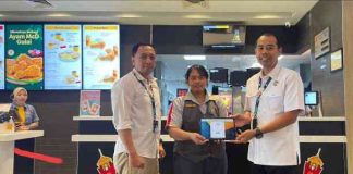 Samsat Gandeng McDonald’s Brawijaya Kediri Tarik Minat Wajib Pajak Kendaraan Bermotor Samsat Gandeng McDonald’s Brawijaya Kediri Tarik Minat Wajib Pajak Kendaraan Bermotor