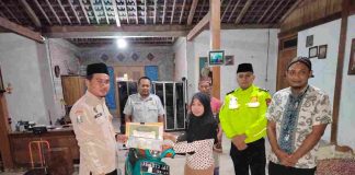 Tim Samsat Ngawi Serahkan Hadiah Umroh Wajib Pajak Patuh Periode I 2024 Tim Samsat Ngawi Serahkan Hadiah Umroh Wajib Pajak Patuh Periode I 2024