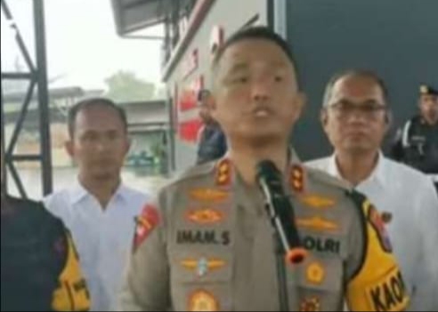 Kapolda Jatim Irjen Pol Imam Sugianto Kapolda Jatim Pastikan Korban Ledakan Mako Brimob 10 Polisi