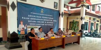 Tim Samsat Mojokerto Gandeng BUMDes Sosialisasikan Kemudahan Layanan Pembayaran PKB dan SWDKLLJ Tim Samsat Mojokerto Gandeng BUMDes Sosialisasikan Kemudahan Layanan Pembayaran PKB dan SWDKLLJ