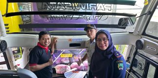 PO Sudiro Tungga Jaya Magetan Jadi Target Pemasangan Stiker Imbauan Keselamatan Tim Jasa Raharja PO Sudiro Tungga Jaya Magetan Jadi Target Pemasangan Stiker Imbauan Keselamatan Tim Jasa