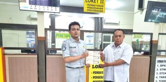 Jasa Raharja Pamekasan Sosialisasi Pelunasan PKB dan SWDKLLJ Kendaraan Terlibat Laka Lantas Jasa Raharja Pamekasan Sosialisasi Pelunasan PKB dan SWDKLLJ Kendaraan Terlibat Laka Lantas