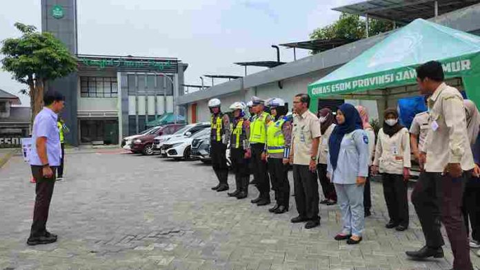 Bangun Kesadaran Masyarakat Akan Pajak Ranmor, Samsat Surabaya Barat Gelar Operasi Gabungan