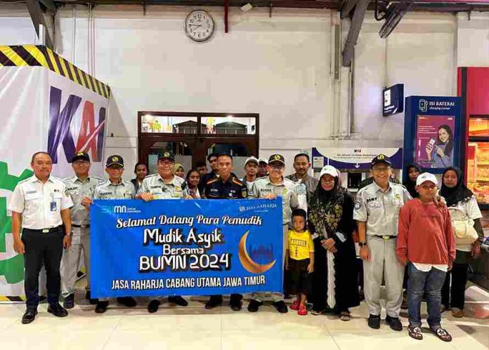Jasa Raharja Jatim Sambut 7.600 Pemudik Gratis Bersama BUMN di Stasiun Pasar Turi Surabaya