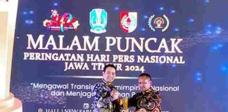 Sukses Bikin DPD RI Bertaji, LaNyalla Terima Special Award dari PWI Jatim Sukses Bikin DPD RI Bertaji, LaNyalla Terima Special Award dari PWI Jatim