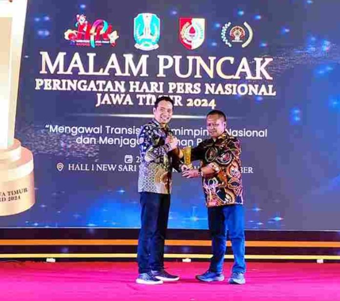 Sukses Bikin DPD RI Bertaji, LaNyalla Terima Special Award dari PWI Jatim