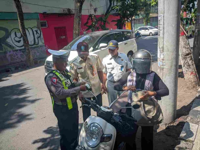 Samsat Blitar Gelar Operasi Gabungan Tingkatkan Kepatuhan Masyarakat Atas Pajak Kendaraan Bermotor  