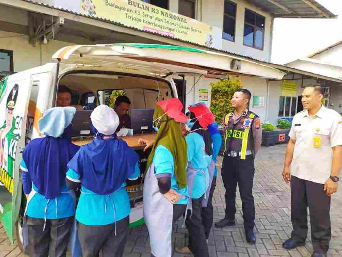 Jasa Raharja Bersama Tim Pembina Samsat Melaksanakan Giat Samsat Kawin Jasa Raharja Bersama Tim Pembina Samsat Melaksanakan Giat Samsat Kawin