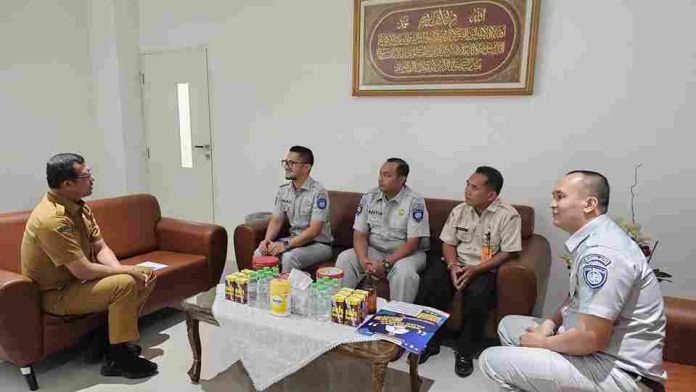 Gelorakan Patuh Pembayaran Pajak Kendaraan Dinas, Jasa Raharja Sambangi Sekda Pasuruan