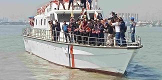 KSOP Gresik Jadikan Momentum Harhubnas 2024 Kenang Pahlawan Lewat Tabur Bunga di Laut KSOP Gresik Jadikan Momentum Harhubnas 2024 Kenang Pahlawan Lewat Tabur Bunga di Laut