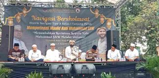 Berselimut Mendung Hitam Navigasi Tanjung Perak Bersholawat Berselimuti Mendung Hitam Navigasi Tanjung Perak Bersholawat