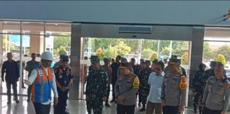 Kapolri Bersama Panglima TNI Tinjau Langsung Kesiapan Layanan Angkutan Laut Pelabuhan Tanjung Perak Kapolri Bersama Panglima TNI Tinjau Langsung Kesiapan Layanan Angkutan Laut Pelabuhan Tanjung Perak