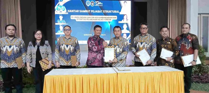 Kepala KSOP Gresik Bersama Tiga Pejabat Struktural Geser Tinggalkan Catatan Tinta Emas Kepala KSOP Gresik Bersama Tiga Pejabat Struktural Geser Tinggalkan Catatan Tinta Emas
