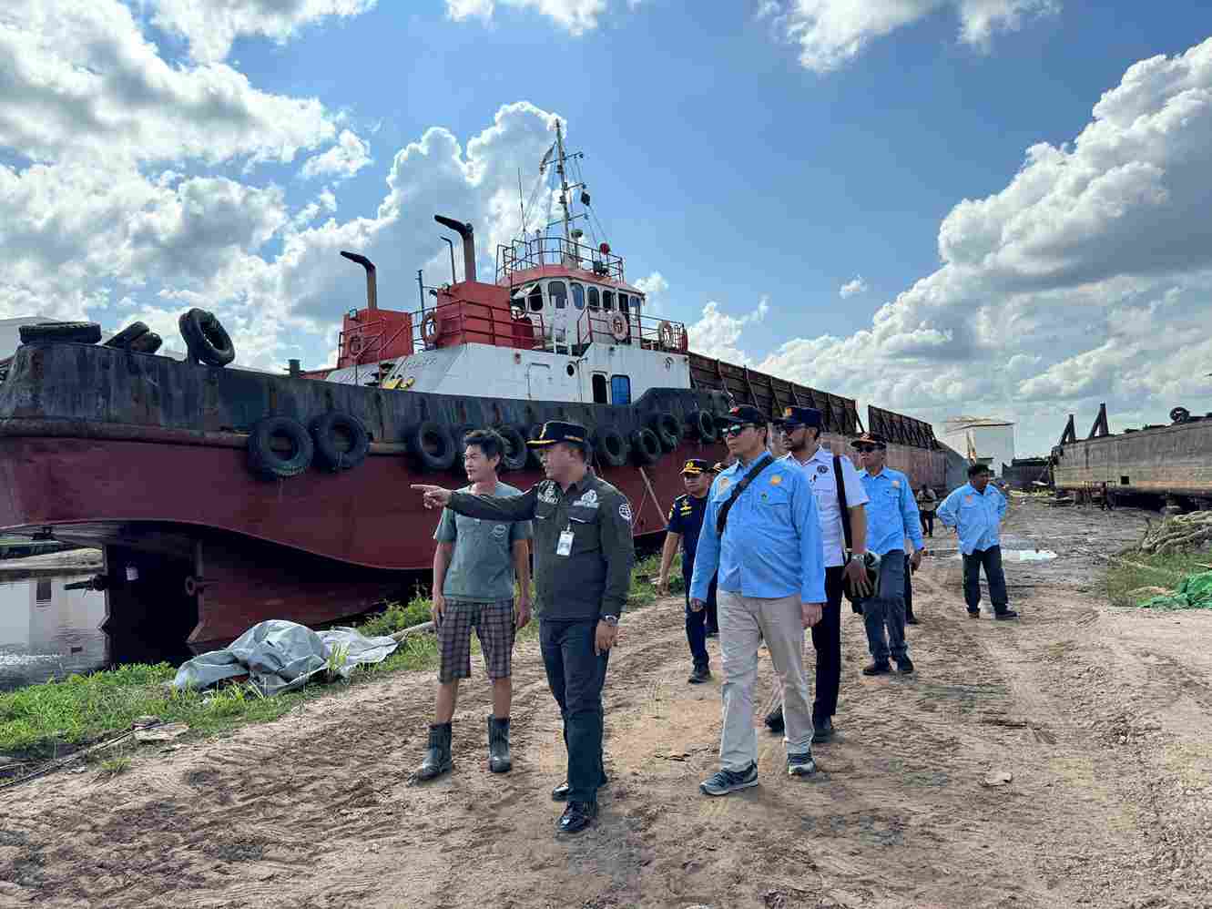 Kepala KSOP Sampit Bersama Tim Lakukan Check On The Spot DLKP / DLKp