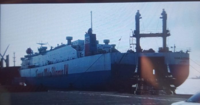 KM Timur Mila Utama Lolos Dari Maut Dalam Pelayaran Banjarmasin - Surabaya KM Timur Mila Utama Lolos Dari Maut Dalam Pelayaran Banjarmasin - Surabaya