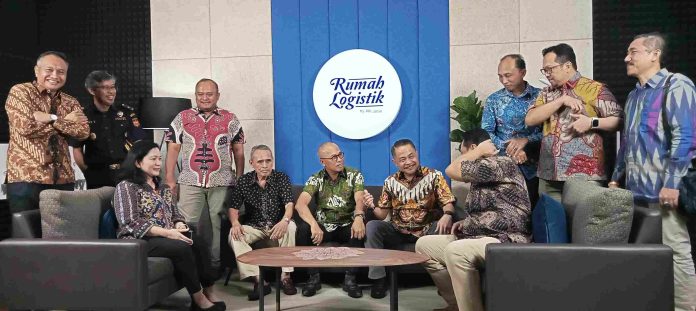 Tandai HUT ke 36 ALFI Jatim Hadirkan Podcast Rumah Logistik Studio 2 Tandai HUT ke 36 ALFI Jatim Hadirkan Podcast Rumah Logistik Studio 2