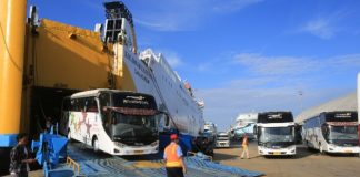 Tren Pengguna Kapal Ro-Ro di Tanjung Perak Melonjak Tren Pengguna Kapal Ro-Ro di Tanjung Perak Melonjak