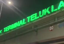 Resahkan Masyarakat Antrian Trailer Teluk Lamong Akibatkan Kemacetan Panjang Raya Osowilangon Resahkan Masyarakat Antrian Trailer Teluk Lamong Akibatkan Kemacetan Panjang Raya Osowilangon