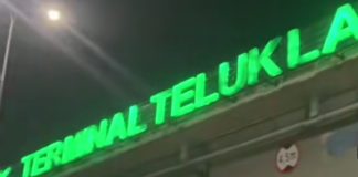 Resahkan Masyarakat Antrian Trailer Teluk Lamong Akibatkan Kemacetan Panjang Raya Osowilangon Resahkan Masyarakat Antrian Trailer Teluk Lamong Akibatkan Kemacetan Panjang Raya Osowilangon