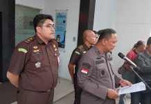 Kejari Tanjung Perak Rilis 6 Tersangka Kasus Pengerukan PT APBS Kejari Tanjung Perak Rilis 6 Tersangka Kasus Pengerukan PT APBS