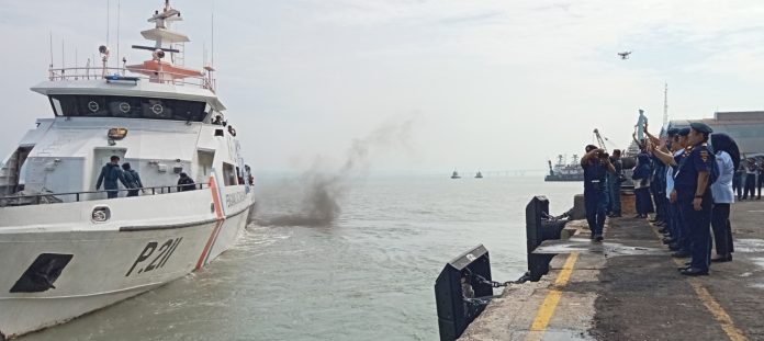 KPLP Terjunkan KN Grantin P. 211 Boyong Bantuan Kemanusiaan ke Aceh KPLP Terjunkan KN Grantin P. 211 Boyong Bantuan Kemanusiaan ke Aceh