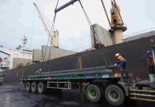 Perdana 40 Ribu Metrik Ton Steel Slabs Asal Oman Bongkar di Janirah Tanjung Perak Perdana 40 Ribu Ton Steel Slabs Asal Oman Bongkar di Janirah Tanjung Perak