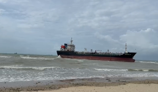 Sepekan Berjuang MT Abigail W Tak Juga Lepas Dari Posisi Kandas di Pantai Pandur Sepekan Berjuang MT Abigail W Tak Juga Lepas Dari Posisi Kandas di Pantai Pandur