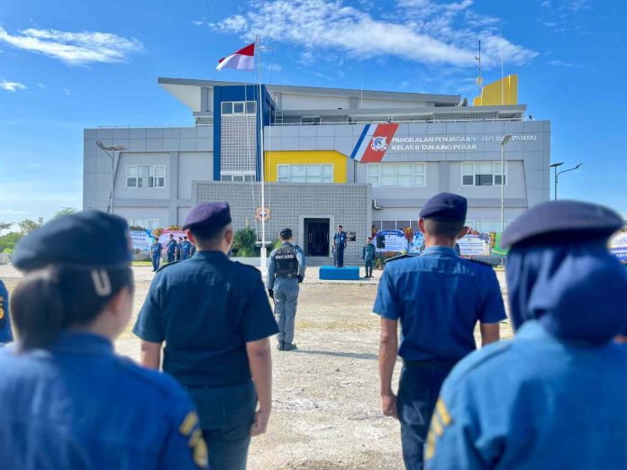 Pangkalan PLP Kelas II Tanjung Perak Gelar Apel Peringatan HUT KPLP – 53 dan PPLP - 38