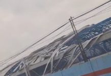 Gudang Kalimas Milik PT. Pelindo Berantakan Diterjang Puting Beliung Gudang Kalimas Milik PT. Pelindo Berantakan Diterjang Puting Beliung