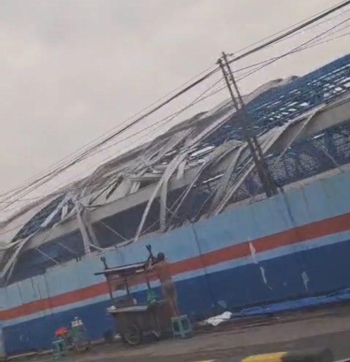 Gudang Kalimas Milik PT. Pelindo Berantakan Diterjang Puting Beliung