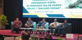 Pangkas Waktu Transisi Kapal di Tanjung Perak EAZI Targetkan Hanya Dua Jam Pangkas Waktu Transisi Kapal EAZI Targetkan Hanya Dua Jam