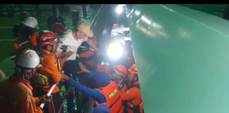 Tim SAR Gabungan Berjibaku Evakuasi ABK Asal China di Perairan APBS Tim SAR Gabungan Berjibaku Evakuasi ABK Asal China di Perairan APBS