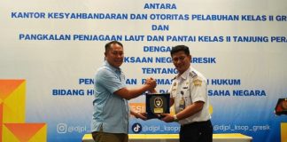 Dukung Optimalisasi Tugas Pokok Dan Fungsi KSOP Gresik Bersama Kejari Gresik Teken MoU Dukung Optimalisasi Tugas Pokok Dan Fungsi KSOP Gresik Bersama Kejari Gresik Teken MoU