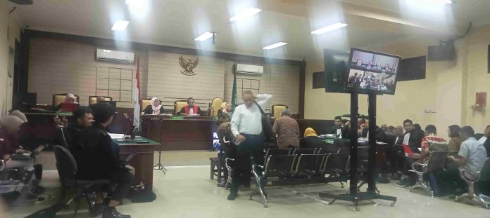 Sidang Kasus Pengerukan PT APBS Saksi A De Charge Tepis JPU Pandang Permenhub Pengerukan Berlebihan Sidang Kasus Pengerukan PT APBS Saksi A De Charge Tepis JPU Pandang Permenhub Pengerukan Berlebihan