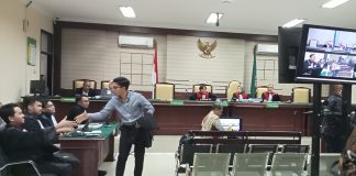 Saksi Ahli Sidang Pengerukan Kolam Pelabuhan Tanjung Perak: Dugaan Persekongkolan Harus Dibuktikan Lewat KPPU Saksi Ahli Sidang Pengerukan Kolam Pelabuhan Tanjung Perak: Dugaan Persekongkolan Harus Dibuktikan Lewat KPPU