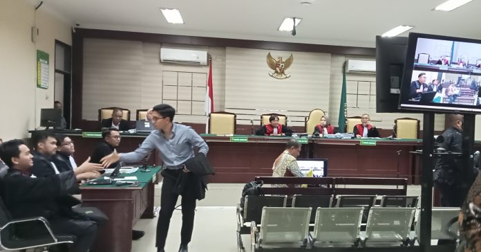 Saksi Ahli Sidang Pengerukan Kolam Pelabuhan Tanjung Perak: Dugaan Persekongkolan Harus Dibuktikan Lewat KPPU Saksi Ahli Sidang Pengerukan Kolam Pelabuhan Tanjung Perak: Dugaan Persekongkolan Harus Dibuktikan Lewat KPPU