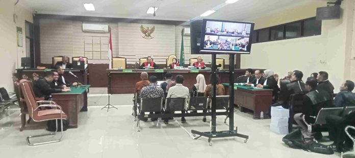 Jaksa Minta Majelis Hakim Hukum Terdakwa Sesuai Tuntutan. Jaksa Minta Majelis Hakim Hukum Terdakwa Sesuai Tuntutan.