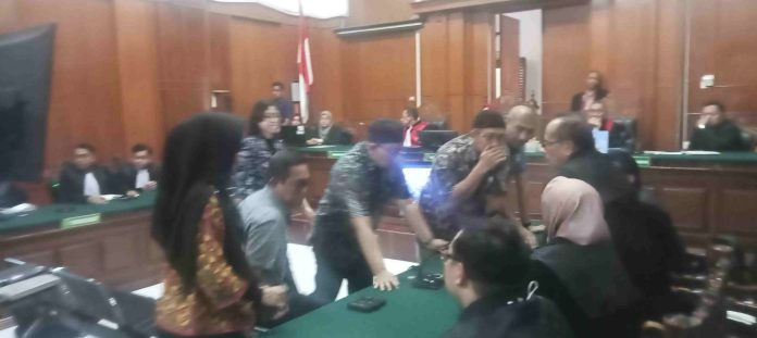 TAK TERIMA VONIS HAKIM TIPIKOR ENAM TERDAKWA PELINDO GROUP LAKUKAN UPAYA BANDING TAK TERIMA VONIS HAKIM TIPIKOR ENAM TERDAKWA PELINDO GROUP LAKUKAN UPAYA BANDING