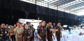 Lewat Lelang Terbuka Kejati Jatim Perkuat Pemulihan Aset dan Pengembalian Kerugian Negara Lewat Lelang Terbuka Kejati Jatim Perkuat Pemulihan Aset dan Pengembalian Kerugian Negara