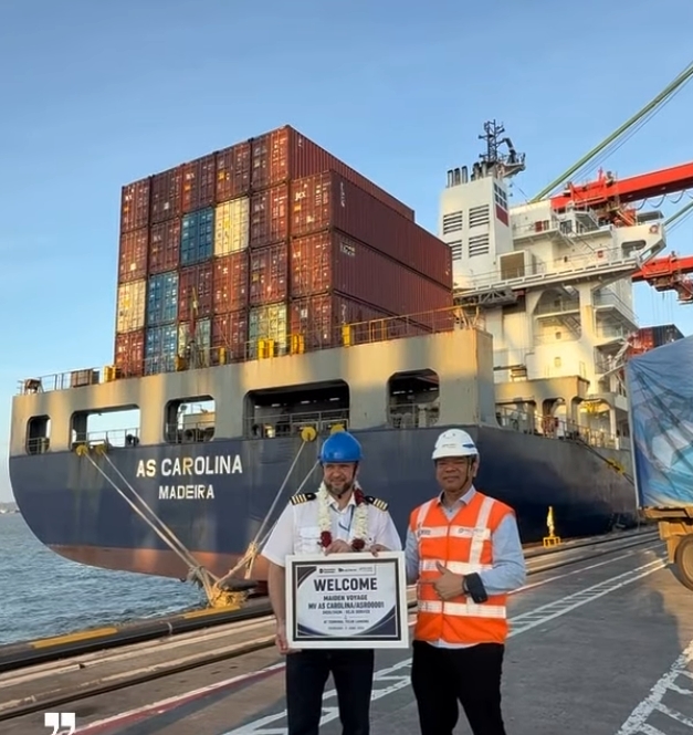 Gara Gara Berasap Kontainer Isi Arang Batok Dibawa Pulang Lagi Ke Teluk Lamong Dari Perairan Hongkong Gara Gara Berasap Kontainer Isi Arang Batok Dibawa Pulang Lagi Ke Teluk Lamong Dari Perairan Hongkong
